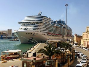 Three cities walk - cruise liner